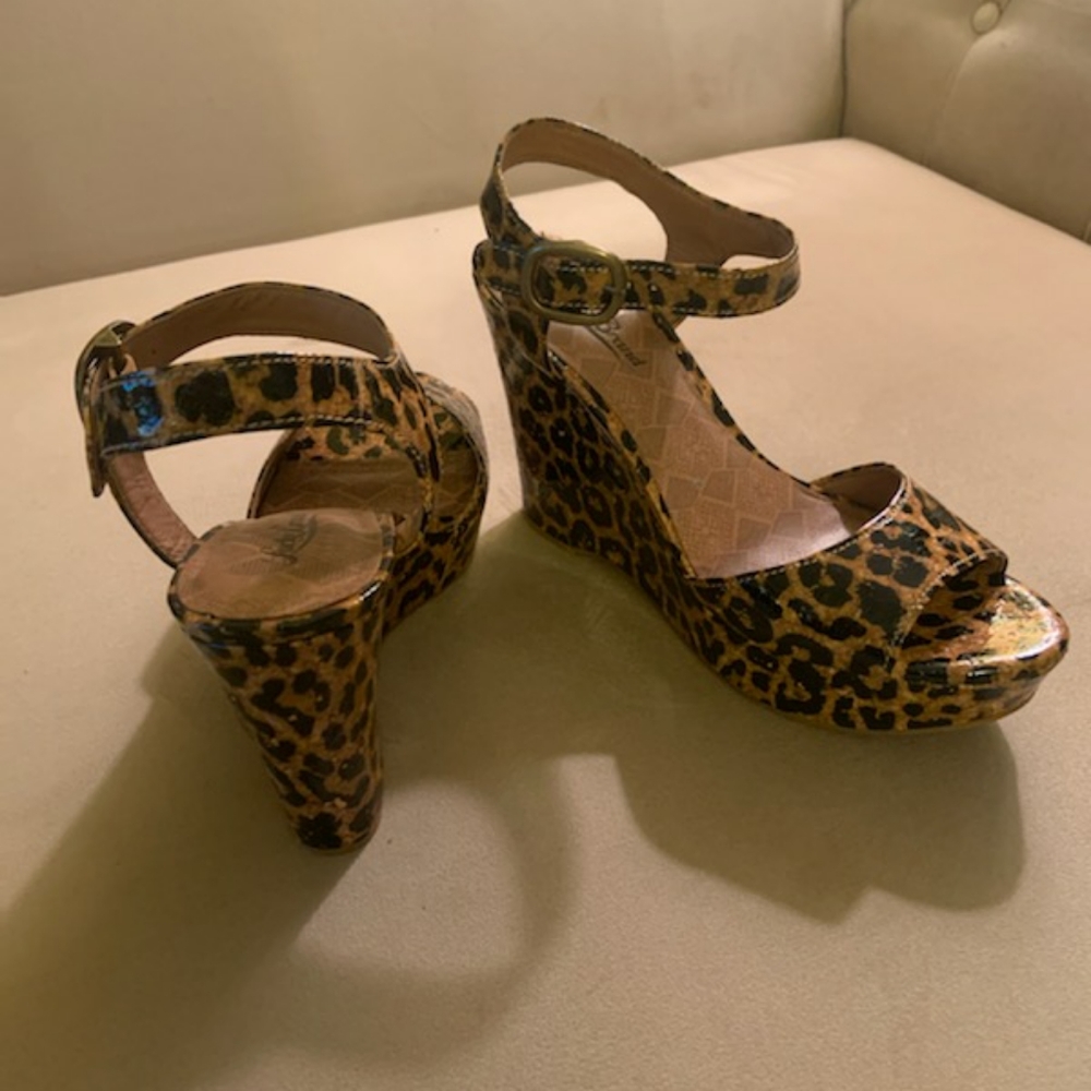 Shoes - Picture 5 of 5